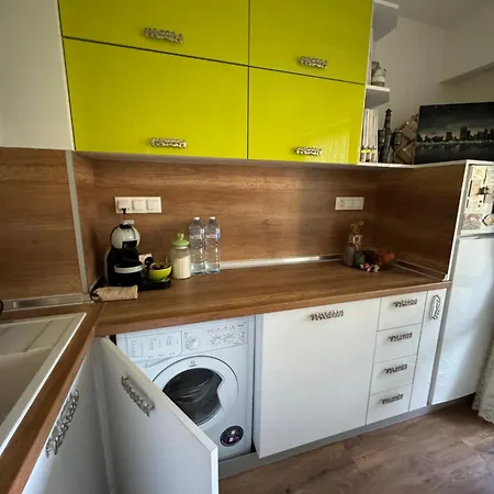 малък уютен